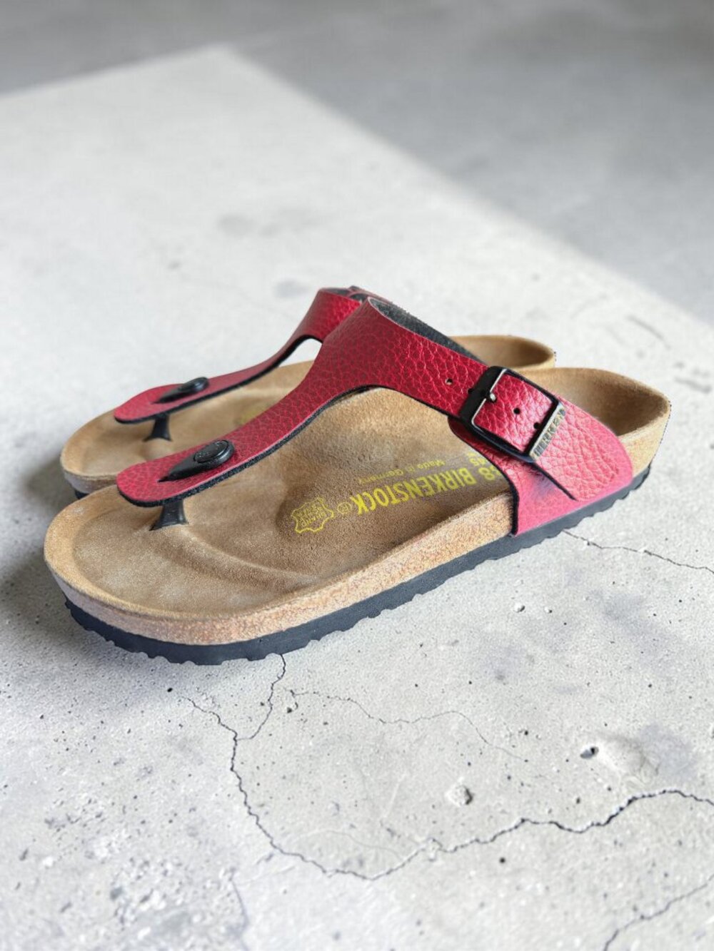 Birkenstock Gizeh Red Maroon Grain Leather Thong Sandals Women's Size 7 EU 38 - Picture 3 of 12